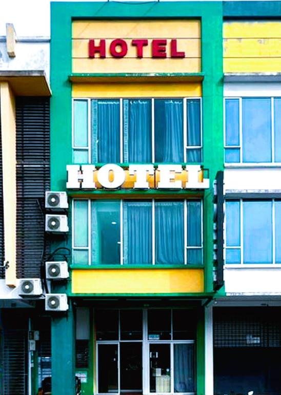 Hotels in Serandah
